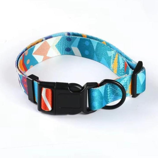Collar azul estampado